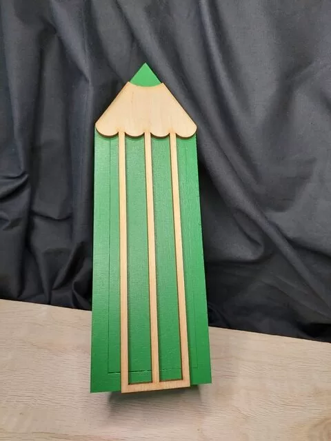 Koka kārba "Zīmulis" 6EUR
